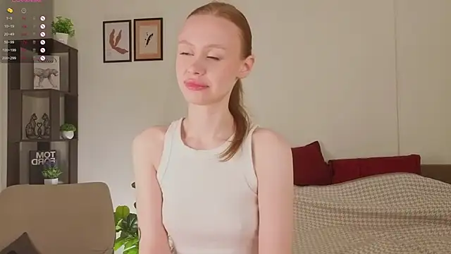 Snapshot of TaraSims chatting on 09-15-25, 11:27 TaraSims online show from 09-15-25, 11:27