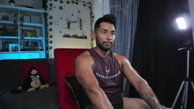 Couple muscle1 online show from 10-20-25, 08:53
