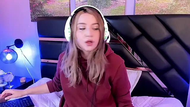 Annie mone online show from 12-10-24, 09:00