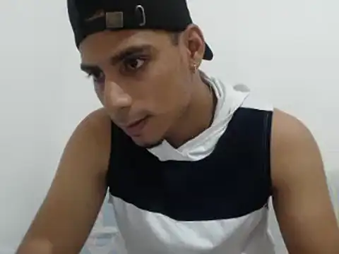 Snapshot of bonehur chatting on 02-13-25, 10:43 bonehur online show from 02-13-25, 10:43