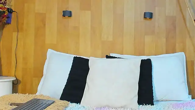 marianaa90 online show from 03-10-26, 04:11