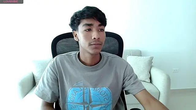 Snapshot of Tyler_prince chatting on 11-17-25, 08:46 Tyler prince online show from 11-17-25, 08:46