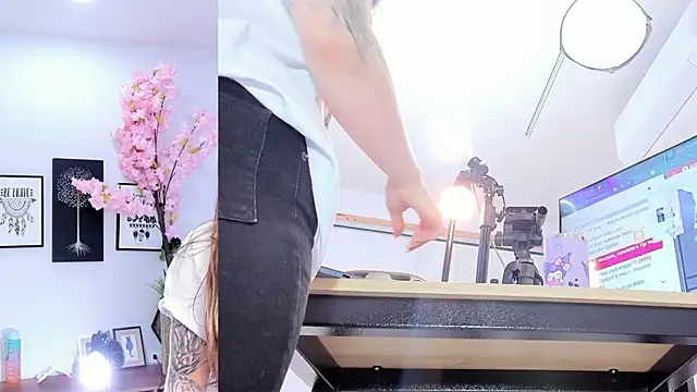 Snapshot of Siouxsie_cenobite chatting on 12-04-25, 11:20 Siouxsie cenobite online show from 12-04-25, 11:20