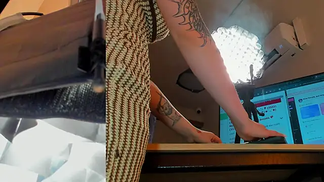 Siouxsie cenobite online show from 04-02-26, 10:11