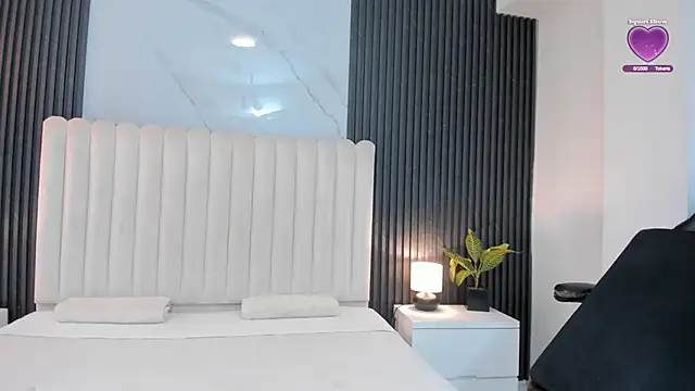 Madiee Rhea online show from 02-25-26, 07:36