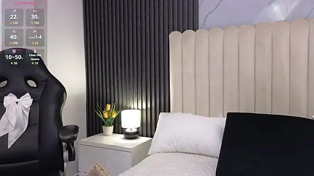 Madiee Rhea online show from 04-07-26, 07:37