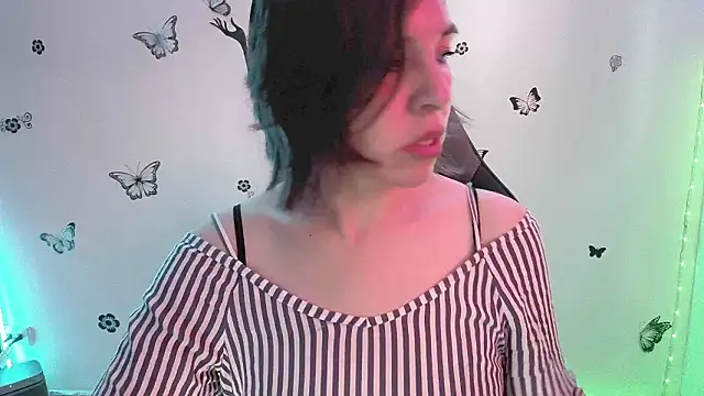 Lady breaks hearts online show from 03-11-26, 12:43