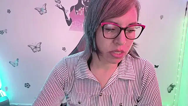 Lady breaks hearts online show from 03-26-26, 12:47