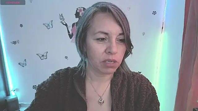 Snapshot of Lady_breaks_hearts chatting on 07-16-26, 01:08 Lady breaks hearts online show from 07-16-26, 01:08