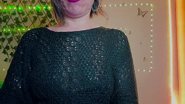 Lady breaks hearts online show from 10-16-25, 10:34