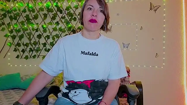 Lady breaks hearts online show from 10-30-25, 10:46