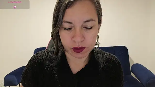 Lady breaks hearts online show from 12-05-25, 10:36