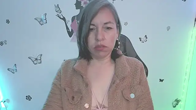 Snapshot of Lady_breaks_hearts chatting on 06-07-26, 12:10 Lady breaks hearts online show from 06-07-26, 12:10