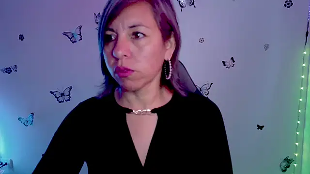 Lady breaks hearts online show from 04-06-26, 12:50