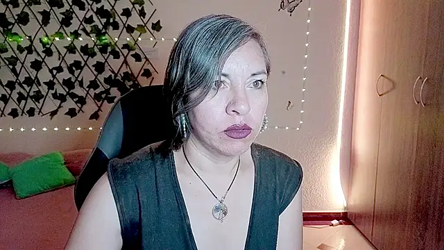 Lady breaks hearts online show from 12-01-25, 10:27