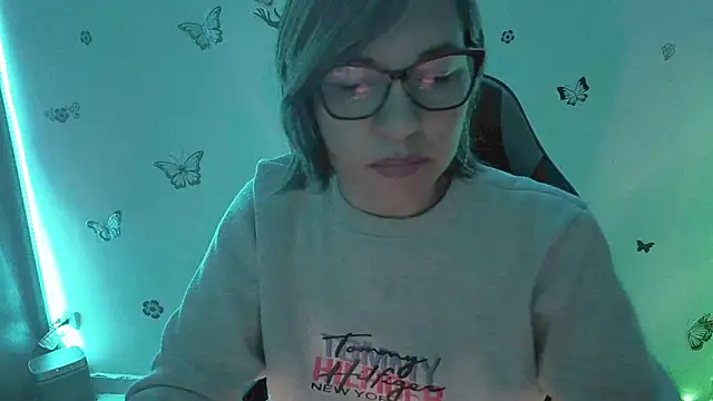 Lady breaks hearts online show from 03-29-26, 10:28