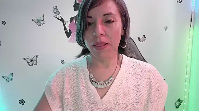 Lady breaks hearts online show from 03-06-26, 12:55