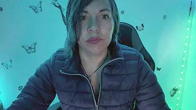 Lady breaks hearts online show from 03-08-26, 10:51