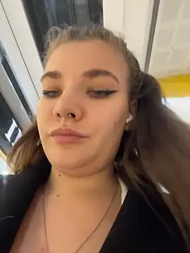 Holy Tereza online show from 04-12-26, 03:37