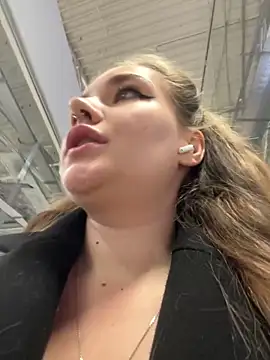 Snapshot of Holy_Tereza chatting on 01-17-26, 03:37 Holy Tereza online show from 01-17-26, 03:37