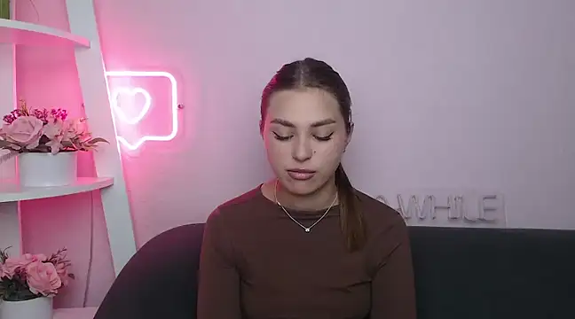 Snapshot of MilanaAngelAs chatting on 03-16-25, 01:49 MilanaAngelAs online show from 03-16-25, 01:49