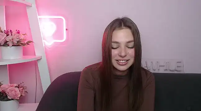 Snapshot of MilanaAngelAs chatting on 03-18-25, 10:17 MilanaAngelAs online show from 03-18-25, 10:17