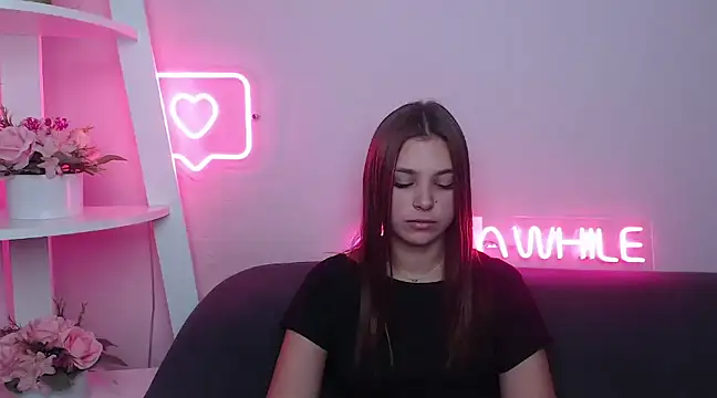 Snapshot of MilanaAngelAs chatting on 02-15-25, 11:50 MilanaAngelAs online show from 02-15-25, 11:50