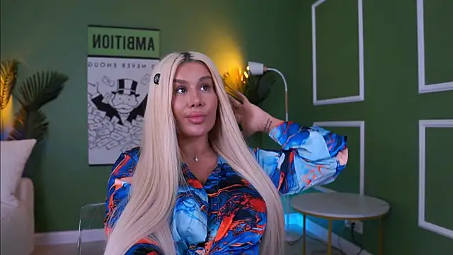 Snapshot of EvaZane chatting on 04-25-26, 01:41 EvaZane online show from 04-25-26, 01:41