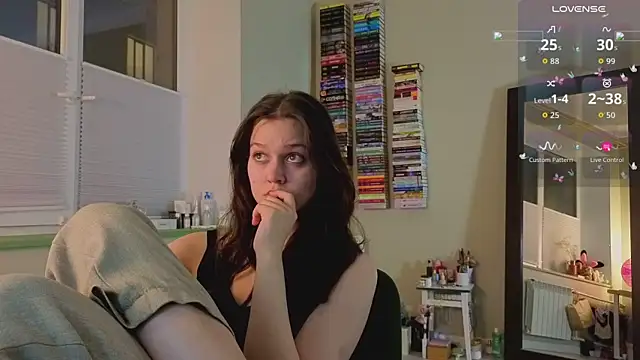 Addelin Moon online show from 05-17-26, 08:42
