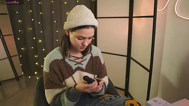 Addelin Moon online show from 01-29-25, 03:58