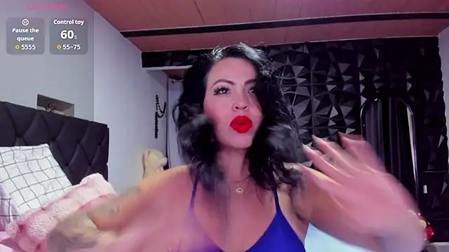 charlottemeyerr online show from 12-16-25, 10:14