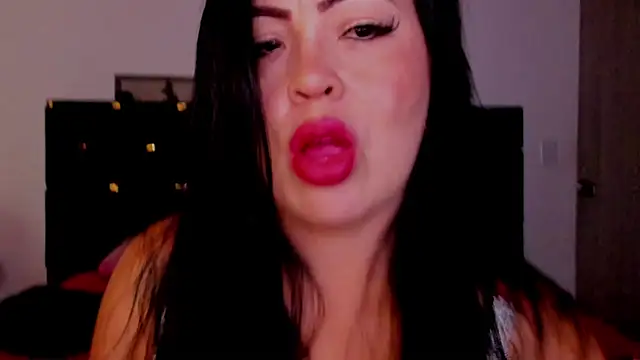 Snapshot of charlottemeyerr chatting on 02-12-25, 02:56 charlottemeyerr online show from 02-12-25, 02:56