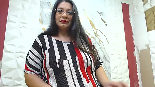 MiaCallie online show from 11-11-25, 01:22