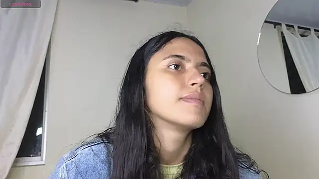 ViolettaSummer online show from 11-30-25, 01:06