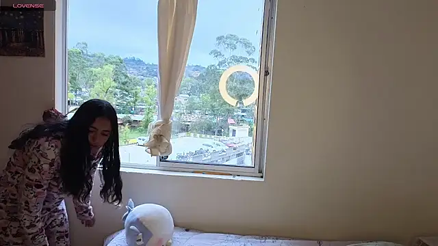 Snapshot of ViolettaSummer chatting on 10-10-25, 01:34 ViolettaSummer online show from 10-10-25, 01:34