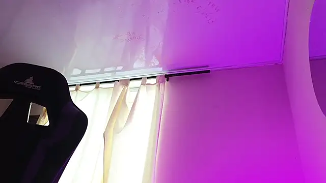 Snapshot of ViolettaSummer chatting on 02-09-25, 10:11 ViolettaSummer online show from 02-09-25, 10:11