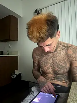 Snapshot of Papinine6 chatting on 12-14-25, 08:20 Papinine6 online show from 12-14-25, 08:20