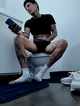 Snapshot of Papinine6 chatting on 11-26-25, 04:23 Papinine6 online show from 11-26-25, 04:23