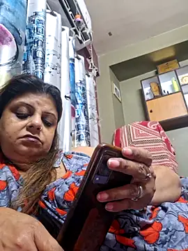 Snapshot of Maaya66 chatting on 11-05-25, 06:44 Maaya66 online show from 11-05-25, 06:44