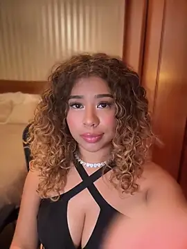 Snapshot of LEONCITA_ chatting on 05-16-26, 07:13 LEONCITA online show from 05-16-26, 07:13