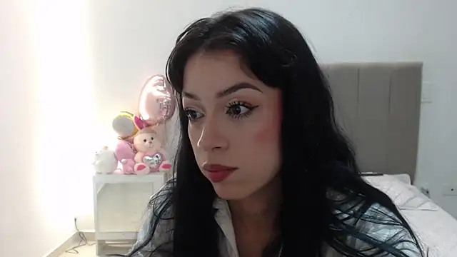 Snapshot of Caribbean_beauty_ chatting on 10-23-25, 01:48 Caribbean beauty  online show from 10-23-25, 01:48
