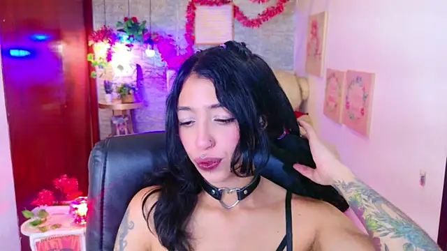 REDHOTTER  online show from 12-20-25, 08:01