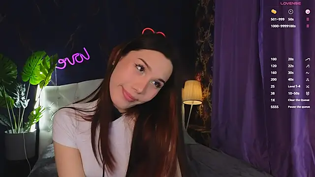 Kaia Sunshine Mia online show from 02-28-25, 04:20