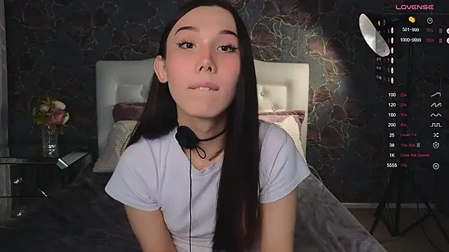 Kaia Sunshine Mia online show from 02-17-25, 03:00