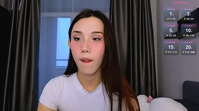 Kaia Sunshine Mia online show from 12-19-25, 12:40