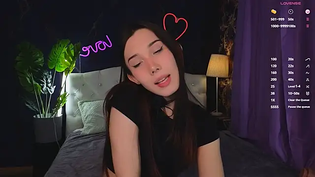 Kaia Sunshine Mia online show from 02-16-25, 04:10