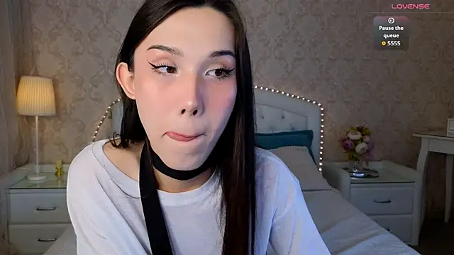 Kaia Sunshine Mia online show from 10-26-25, 10:15