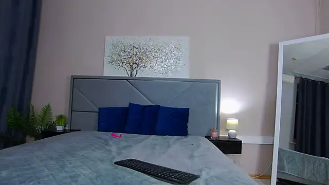 NicoleRosss online show from 04-18-26, 07:07