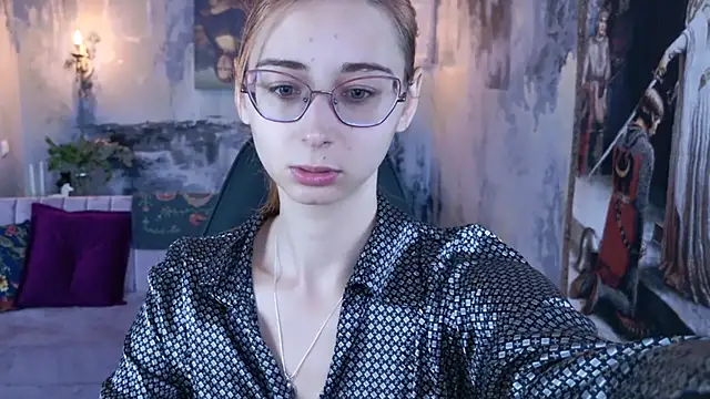 Snapshot of Orianna_Fox chatting on 03-21-25, 01:24 Orianna Fox online show from 03-21-25, 01:24