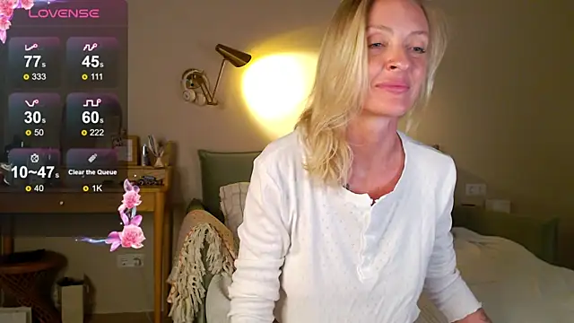 Snapshot of sexuallycorrecte chatting on 07-15-26, 08:05 sexuallycorrecte online show from 07-15-26, 08:05